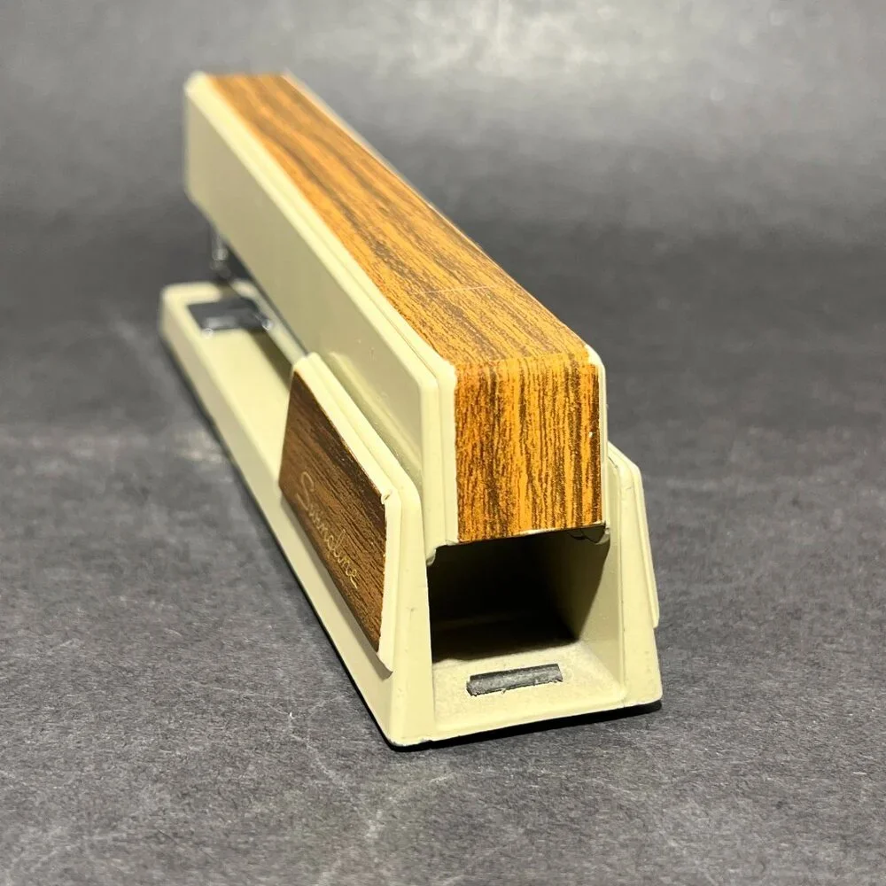 Swingline pre=loved 767